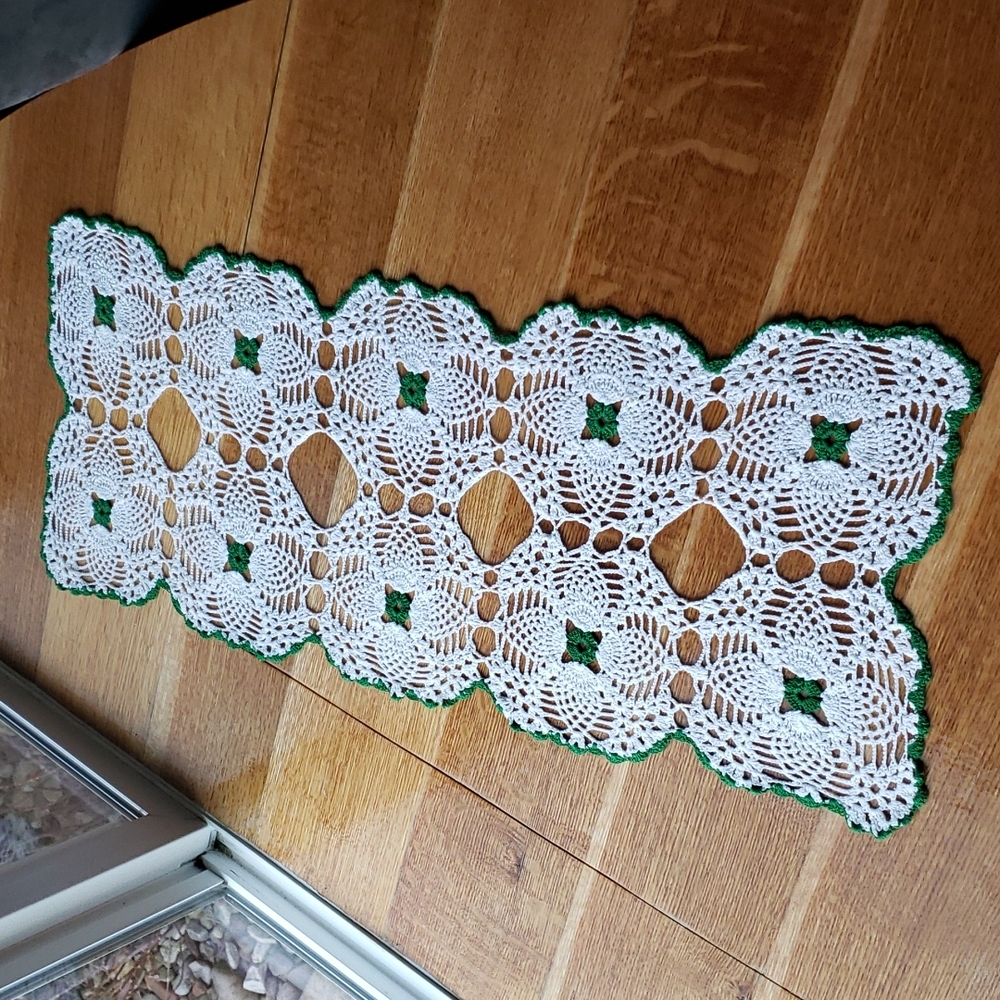 Handmade doili table runner #2